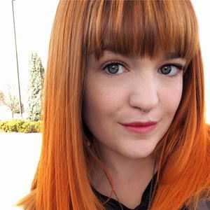 Meet your Posher, Caitlin